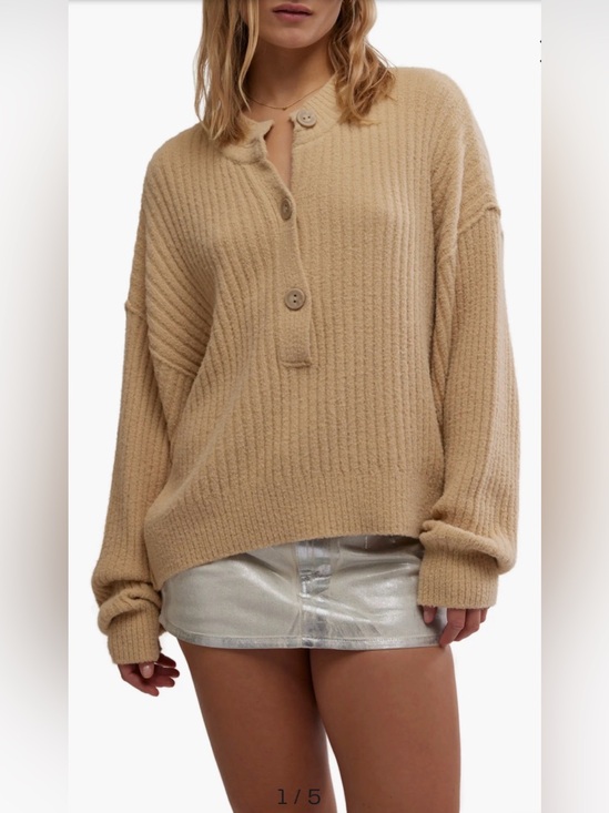 Free People Sweaters - FREE PEOPLE COCOA RIB HENLEY SIZE SMALL IN SUGAR COOKIE COLOR HI/LO STYLE